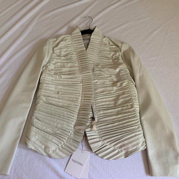 Valentino runway white pleated leather Jacket with silk tulle lining US 4 6 - Picture 2 of 13